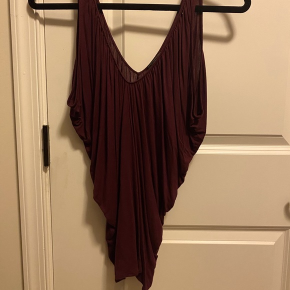 Guess double V tank top - Picture 4 of 6